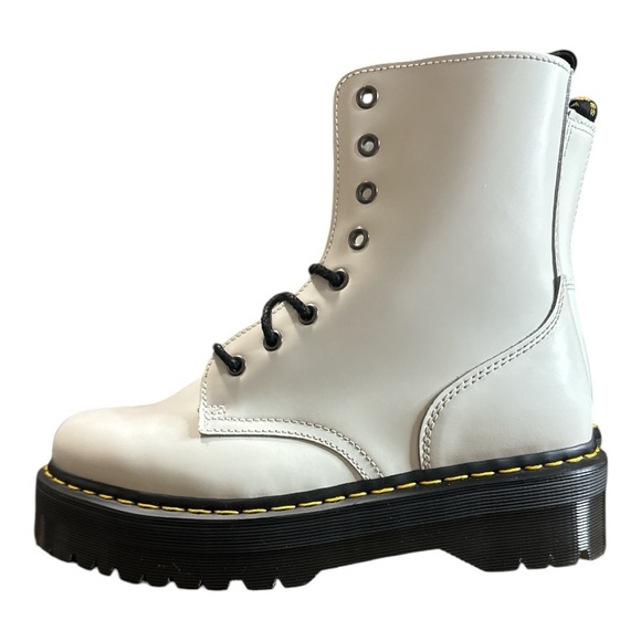 Dr. Martens, Jadon 8-Eye Leather Platform Boot for Men and Women - Picture 4 of 5